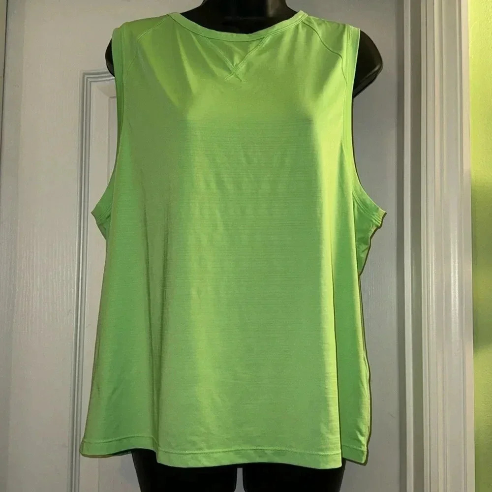 Fabletics Beautiful Green Sleeveless Tee